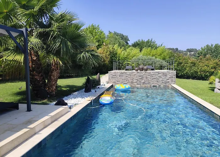 Chamarte Villa Piscine Chauffees Jardin Cloture Aix En Provence