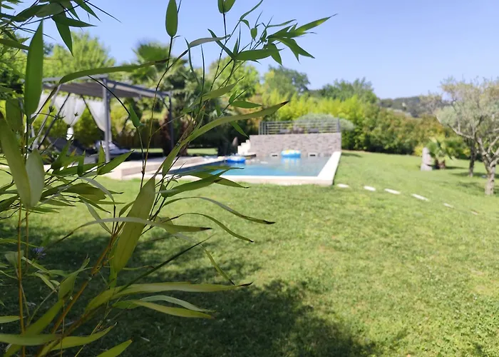 Chamarte Villa Piscine Chauffees Jardin Cloture Aix En Provence